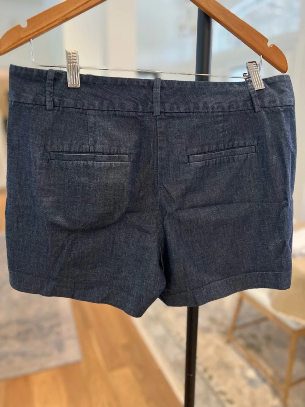 Ann Taylor Chambray Women’s Shorts - Tailored Casual Blue Size 8 - Picture 3 of 5